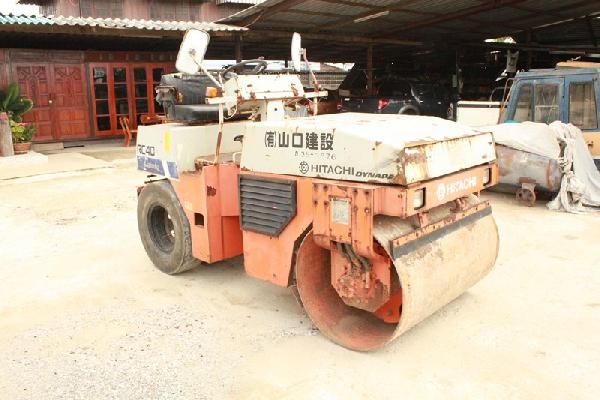 ขายรถบดสั่นสะเทือน HITACHI RC40 ขนาด 4 ตัน