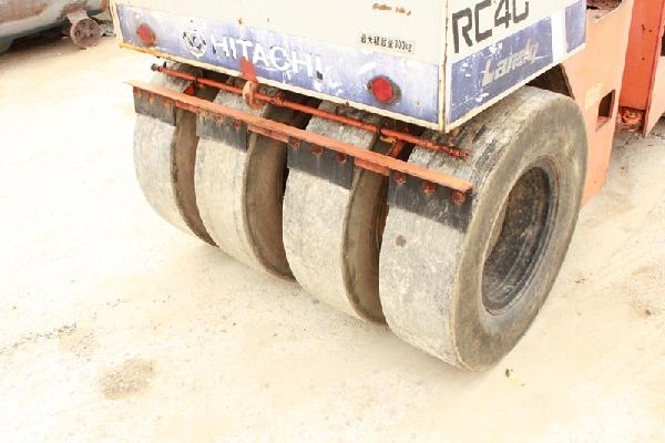 ขายรถบดสั่นสะเทือน HITACHI RC40 ขนาด 4 ตัน