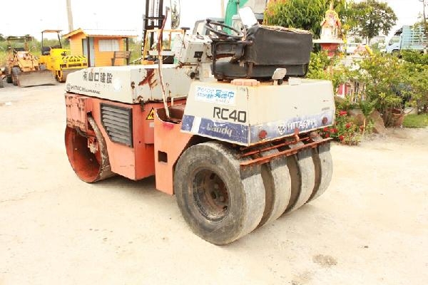 ขายรถบดสั่นสะเทือน HITACHI RC40 ขนาด 4 ตัน