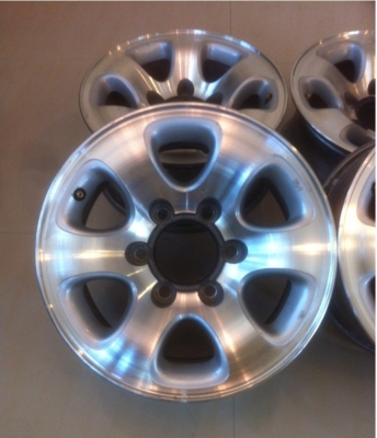 ล้อ off road ขอบ15 โรงงานผลิตจาก enkei สภาพสวย ล้อ off road ขอบ15 โรงงานผลิตจาก enkei สภาพสวย