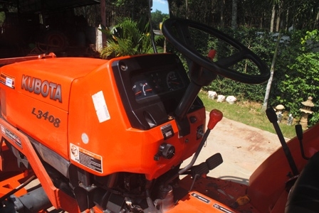 ขายรถไถ Kubota L 3408 (4WD) พร้อมมีดดันหน้า รถพร้อมใช้งานครับ ขายรถไถ Kubota L 3408 (4WD) พร้อมมีดดันหน้า รถพร้อมใช้งานครับ