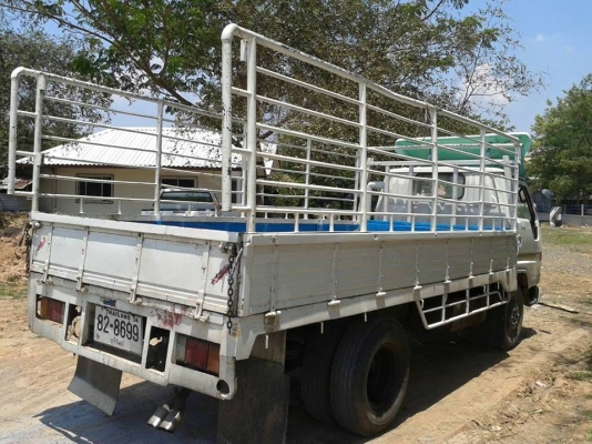 ขายรถบรรทุก คอกข้างเสริม 6ล้อ TOYOTA ปี47 ยาว4.30เมตร แชชซีสวย พ.เพาเวอร์ ภายในสวย สภาพพร้อมใช้งาน พื้นเหล็ก เอกสารเล่มทะเบียนพร้อมโอน