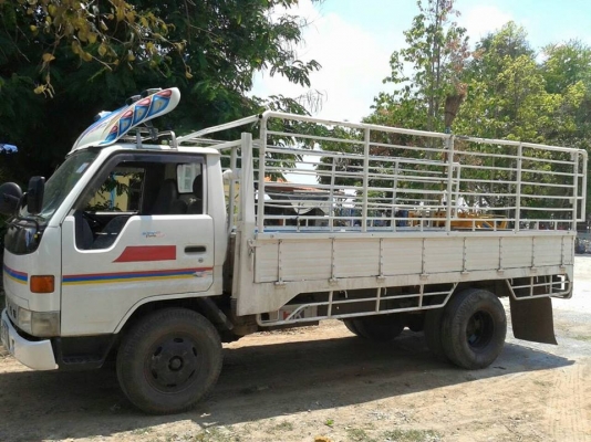 ขายรถบรรทุก คอกข้างเสริม 6ล้อ TOYOTA ปี47 ยาว4.30เมตร แชชซีสวย พ.เพาเวอร์ ภายในสวย สภาพพร้อมใช้งาน พื้นเหล็ก เอกสารเล่มทะเบียนพร้อมโอน