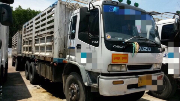 18 ล้อไม่ดั้ม แม่-ลูก  แม่ 270 แรง ปี 2545 ลูก 2 คาน รถห้างแท้