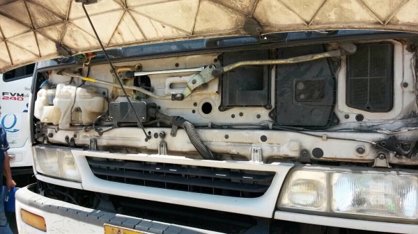 18 ล้อไม่ดั้ม แม่-ลูก  แม่ 270 แรง ปี 2545 ลูก 2 คาน รถห้างแท้