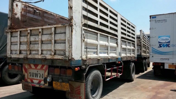 18 ล้อไม่ดั้ม แม่-ลูก  แม่ 270 แรง ปี 2545 ลูก 2 คาน รถห้างแท้