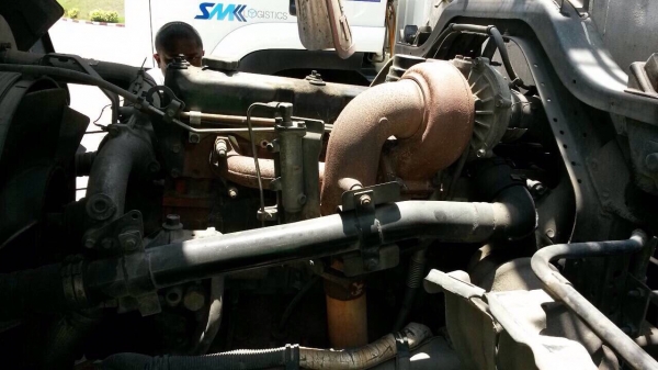 18 ล้อไม่ดั้ม แม่-ลูก  แม่ 270 แรง ปี 2545 ลูก 2 คาน รถห้างแท้