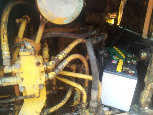 รถแบคโฮ KOMATSU PC 60-2 รถแบคโฮ KOMATSU PC 60-2