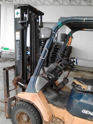 รถยกฟอร์คลิฟต์ TOYOTA 1.5T-7 เบนซิลติดแก๊ส LPG รถสวยเดิมๆพร้อมใช้