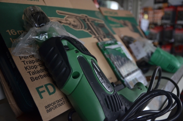 เครื่องเจียร 4" Hitachi 850 บาท