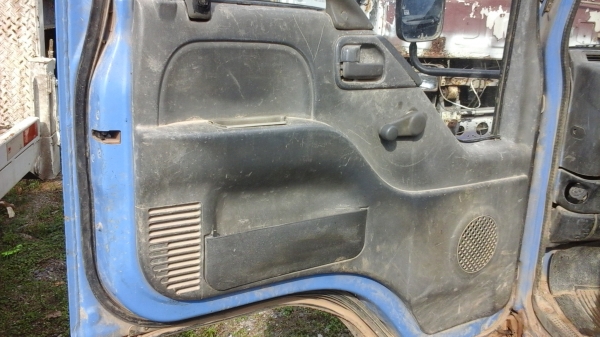 ขายด่วนรถ6ล้อNKRเครือง130แรงติดตรง2.5คิวมีเล่มทะเบืยน