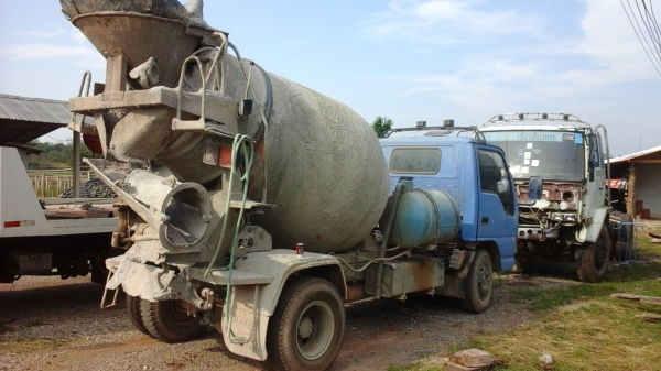 ขายด่วนรถ6ล้อNKRเครือง130แรงติดตรง2.5คิวมีเล่มทะเบืยน