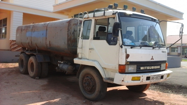 ขายด่วนรถสิบล้อหลงMAรถบรรทุกนํ้าบรรจุ16000ลิตร2เพลา