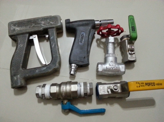 ปืนฉีดน้ำ และวาล์วสแตนเลส