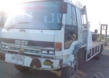 ISUZU ROCKY FTR 175 HP 6BG1 ปี 38 รถบรรทุกหกล้อใหญ่ เทรลเลอร์ท้ายลาดมีหางพับไฮดรอลิกส์ขึ้นรถเกี่ยวข้าวและสามารถขึ้นรถแบ็คโฮร PC 60 ได้เลยครับ เครื่องยนต์ 175 แรงเครื่องแรงดีไม่มีเยิ้มครับ หัวเก๋งสวยเดิมบางๆภายในเก๋งคอนโซลครบพร้อม พวงมาลัยเพาเวอร์ ระบบเบรค