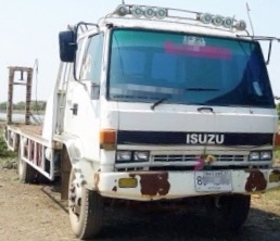 ISUZU ROCKY FTR 175 HP 6BG1 ปี 38 รถบรรทุกหกล้อใหญ่ เทรลเลอร์ท้ายลาดมีหางพับไฮดรอลิกส์ขึ้นรถเกี่ยวข้าวและสามารถขึ้นรถแบ็คโฮร PC 60 ได้เลยครับ เครื่องยนต์ 175 แรงเครื่องแรงดีไม่มีเยิ้มครับ หัวเก๋งสวยเดิมบางๆภายในเก๋งคอนโซลครบพร้อม พวงมาลัยเพาเวอร์ ระบบเบรค