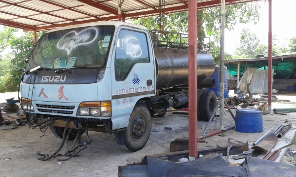 รถดูดส้วม NPR ถังใหม่