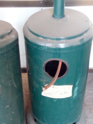 เครื่อง Patio heate   เครื่องทำความร้อนด้วยแก็สแบบดวงโครมด้านบน