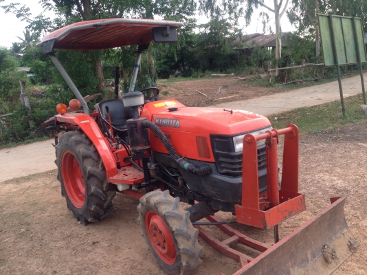 ขายด่วนรถไถนาคูโบต้า L 2808 4 WD ราคา 165,000 บาท พร้อมอุปกรณ์ ผานดันหน้า ผานหลัง รถสวยเครื่อง สภาพร ขายด่วนรถไถนาคูโบต้า L 2808 4 WD ราคา 165,000 บาท พร้อมอุปกรณ์ ผานดันหน้า ผานหลัง รถสวยเครื่อง สภาพร