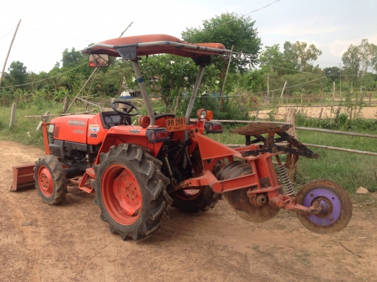 ขายด่วนรถไถนาคูโบต้า L 2808 4 WD ราคา 165,000 บาท พร้อมอุปกรณ์ ผานดันหน้า ผานหลัง รถสวยเครื่อง สภาพร ขายด่วนรถไถนาคูโบต้า L 2808 4 WD ราคา 165,000 บาท พร้อมอุปกรณ์ ผานดันหน้า ผานหลัง รถสวยเครื่อง สภาพร