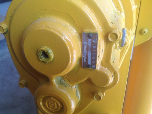 เครนเก่านอก2.5ton  8 เหลี่ยมสภาพดีพร้อมใช้  แขนกว้า30 เซนติเมตร