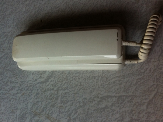 ขุดโทรศัพท์อินเตอร์คอมใข้สือสารกับตัวลูก ใข้ติดหน้าประตูบ้านเพื่อคุยกับคนหน้าบ้านก่อนเปิดประตูได้