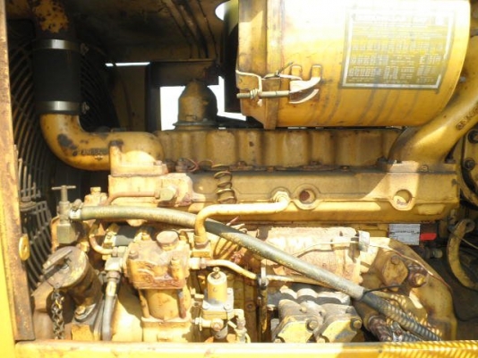 รถตักยอดฮิต 920 #75J-***** 1982yr 14250hr Tel : 098-858-5524 สามภพ ครับ