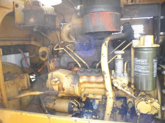 รถตักยอดฮิต 920 #75J-***** 1982yr 14250hr Tel : 098-858-5524 สามภพ ครับ