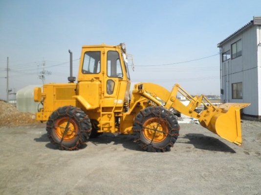 รถตักยอดฮิต 920 #75J-***** 1982yr 14250hr Tel : 098-858-5524 สามภพ ครับ