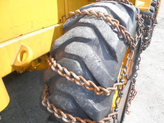 รถตักยอดฮิต 920 #75J-***** 1982yr 14250hr Tel : 098-858-5524 สามภพ ครับ