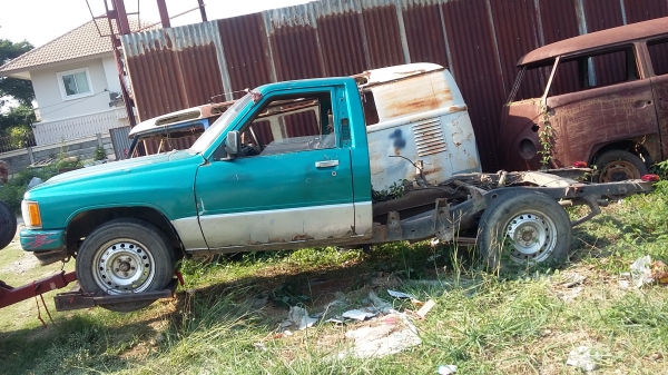 โตโยต้าฮีโร่ ภาษีขาด1ปีี เล่มพร้อมชุดโอน ไม่มีเครื่อง ไม่มีเกียร