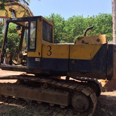 PC200-3 รถดี แต่สภาพไม่ค่อยสวย โซ่ช่วงล่างใช้ได้ ปั้มดี รถใช้งานได้เลย