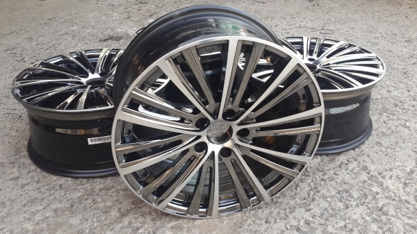 ขอบ 18 5รู114 สภาพสวยๆ ครบชุด 4วง