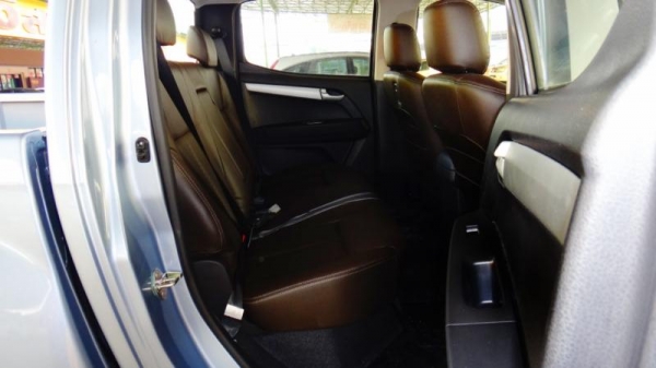 ขาย ALL NEW D-MAX V-CROSS 3.0Ddi VGS TUBRO 4X4 ปี 2014 ขาย ALL NEW D-MAX V-CROSS 3.0Ddi VGS TUBRO 4X4 ปี 2014