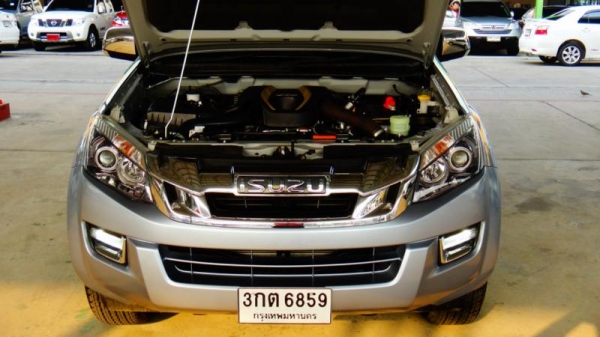 ขาย ALL NEW D-MAX V-CROSS 3.0Ddi VGS TUBRO 4X4 ปี 2014 ขาย ALL NEW D-MAX V-CROSS 3.0Ddi VGS TUBRO 4X4 ปี 2014