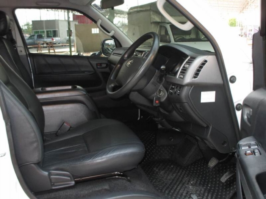 ขายรถตู้ Toyota Ventury 2.7V ปี 2012