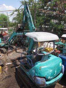 มาอีกคันแล้วครับ กับรถขุด หายาก - รถขุด แบคโฮ  KOMATSU : PC 20-7E บูมอาร์ม หัวกระแทกในตัว