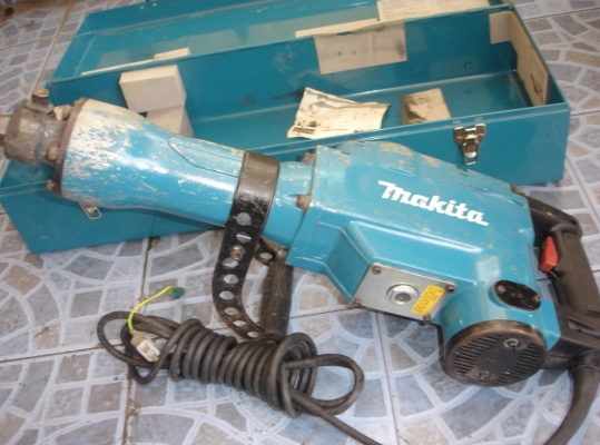 ขายเครื่องสกัดคอนกรีต(สกัดไฟฟ้า) 1510 วัตต์ Makita รุ่น HM1306