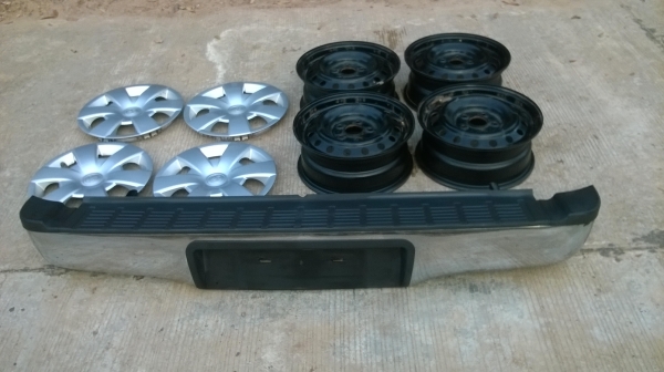 ขายล้อกระทะ พร้อมฝาครอบ ขอบ15 5รู114 และกันชนหลัง วีโก้  3500 บ.