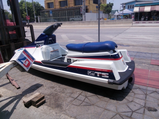 เรือนั่งคาวาซากิ 650 2 ที่นั่ง