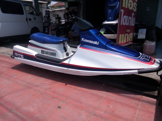 เรือนั่งคาวาซากิ 650 2 ที่นั่ง