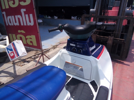 เรือนั่งคาวาซากิ 650 2 ที่นั่ง