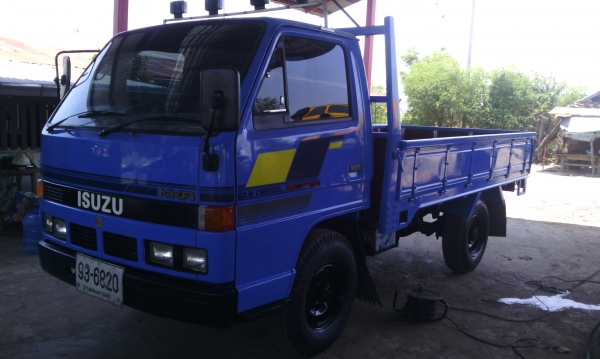 รถสี่ล้อ    88  แรง  เครื่องดี  ครัชชีดี  พวงมาลัยเพาเวอร์  แอร์เย็น  เอกสารพร้อม