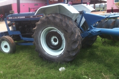 ขายรถไถฟอร์ด6600เสื้อลายรถพร้อมใช้เอกสารพร้อมจดทะเบียนโอนราคา345000