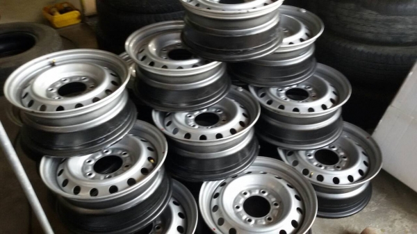 กะทะ ขอบ 15 6รู มี 200 ใบ เหมาหมดใบล่ะ 570