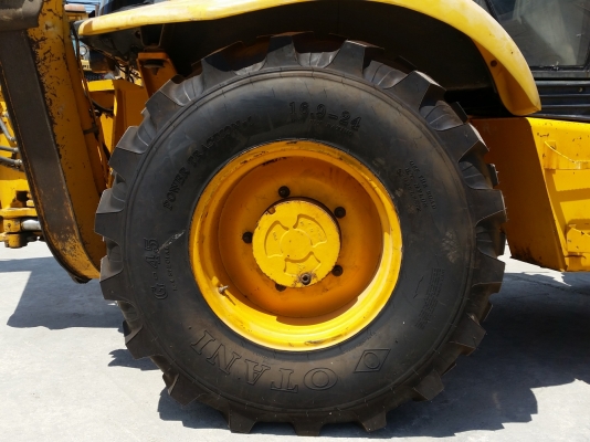 ขาย รถตักหน้าขุดหลัง JCB 215S สภาพสวย นำเข้าจากประเทศสหรัฐอเมริกา 2 เพลา 4x4 92 แรงม้า ไม่เคยผ่านการใช้งานในไทย
