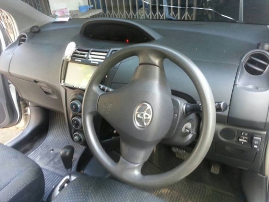 Toyota Yaris ปี08   Auto ตัวE