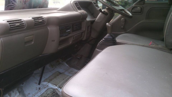 ขาย6ล้อ ISUZU NKR120แรง เครื่องดี แคชซีสวย ยางดี ภายในสวย สภาพพร้อมใช้งาน เอกสารพร้อมโอน สนใจโทร 090-8588220คุณนะ 093-3258446คุณบิว ID:narong498 หรือ www.truck.in.th/498 หรือเพจFacebook ณรงค์ ซื้อขายรถมือสอง (เว็บไซต์ส่วนตัว)