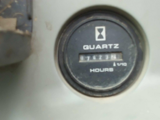 SK135SRSR-1ES YY04-0****  ปี2004  7423ชม. สภาพสวย แทรคก้อนยาง เครื่อง ISUZU BB-4BG1T ราคาไม่แพงครับ