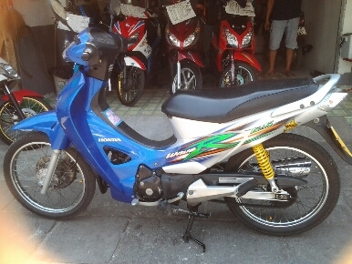 เวฟ125ปี49ตาทเท้า